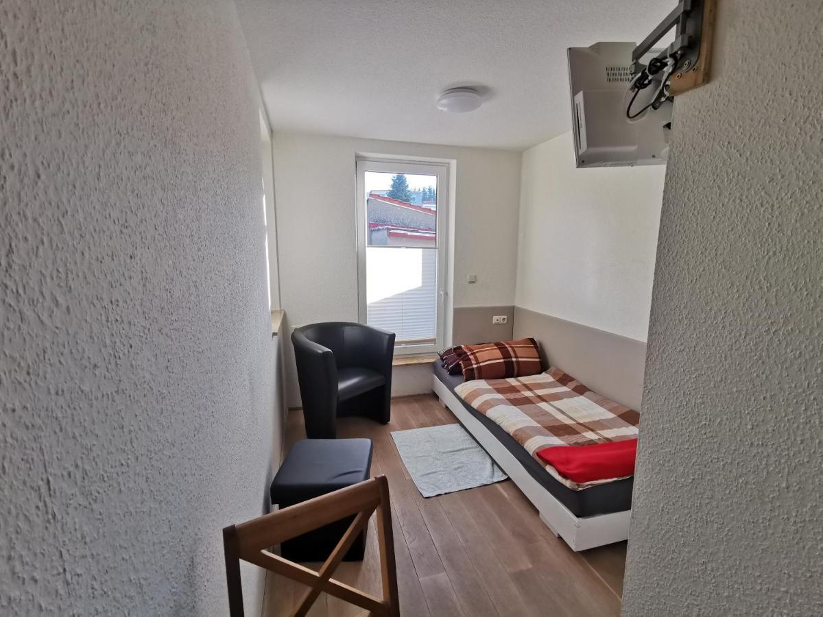 Ferienwohnung Und Pension Guertler Werdau Exteriör bild